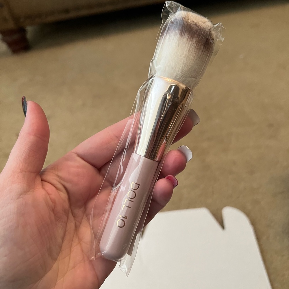 Doll 10 #18 Foundations Makeup Brush